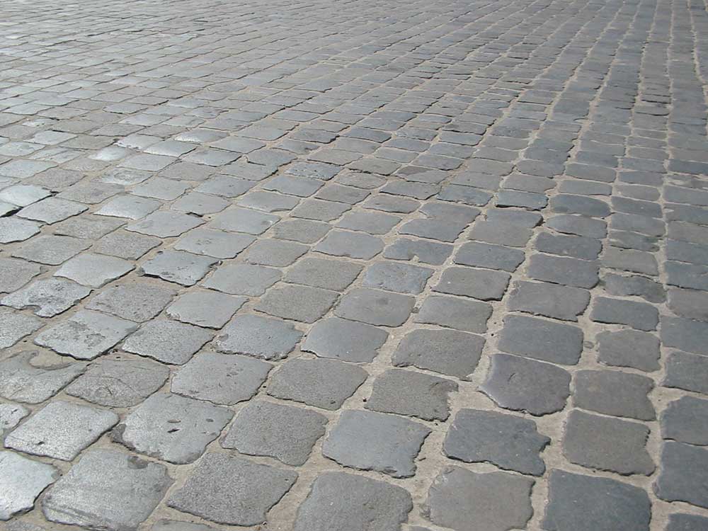 Historia de los adoquines, los sampietrini de Roma