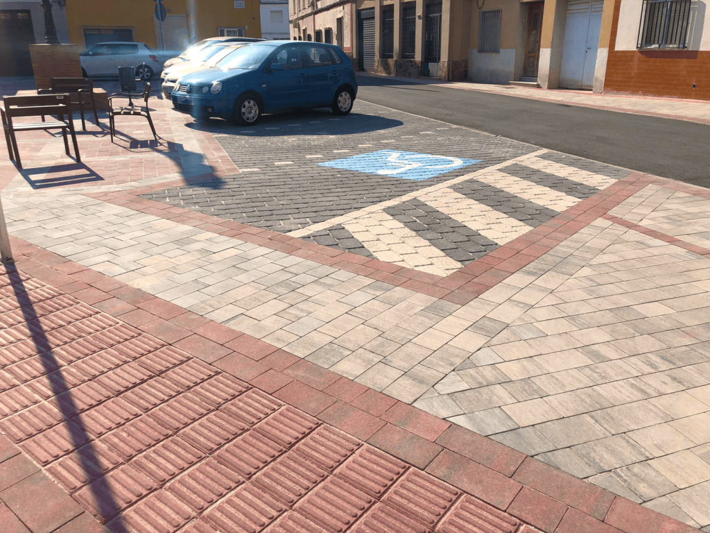 ALCÁZAR + BANDAS Y BOTON ROJO 20x20x8 NUEVA Adoquines botón y bandas