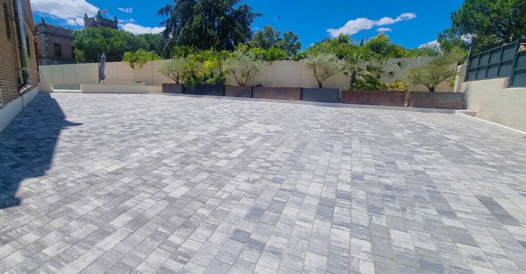 Römer Ceniza Adoquín Römer